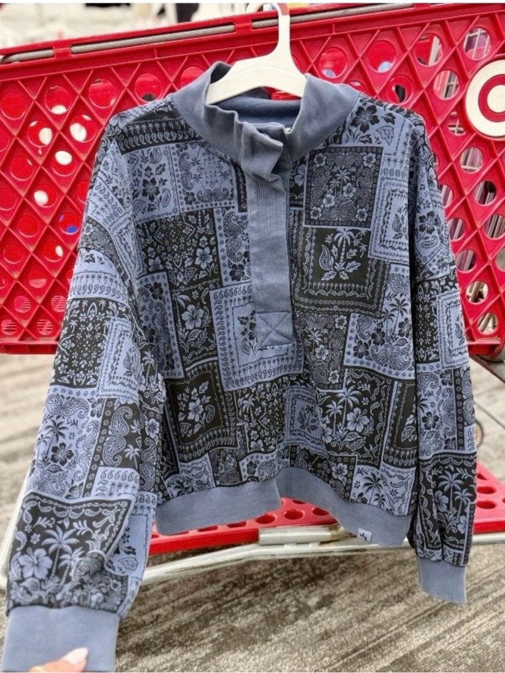 Women’s French Terry Henley Paisley/Bandana Print Sweatshirt Joy Lab Medium.